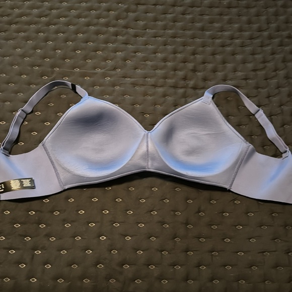 DKNY 32D bra New condition wireless blue invisible - Picture 5 of 9